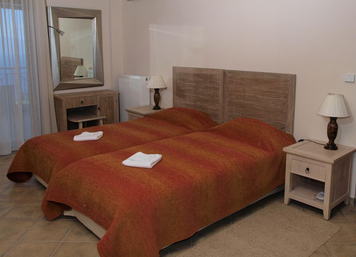 Hotel Theasi ディアコプト エクステリア 写真